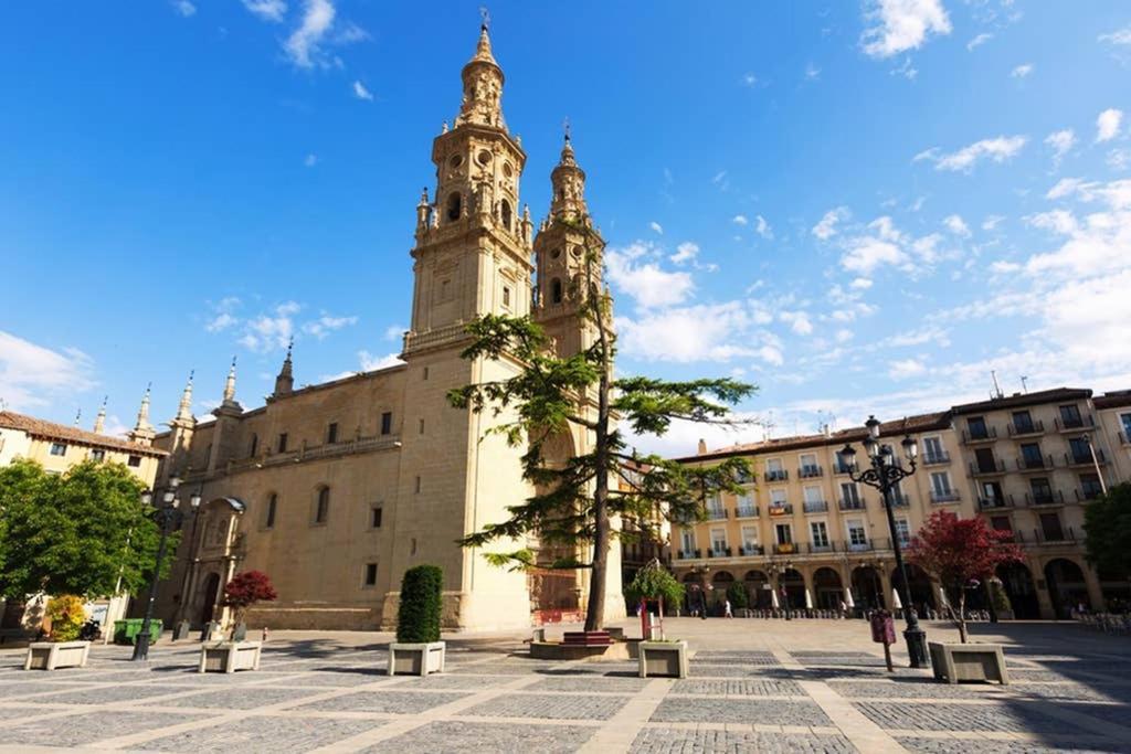 Apartamento 1º B - Apartamentos La Catedral Logrono Luaran gambar