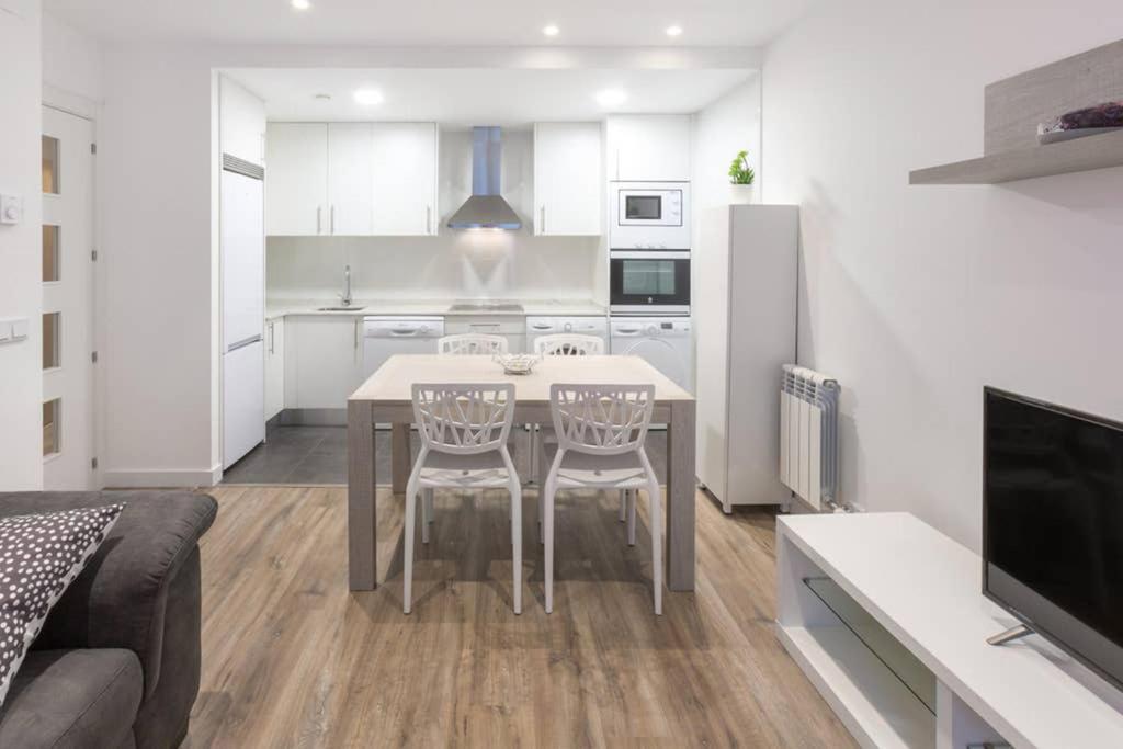 Apartamento 1º B - Apartamentos La Catedral Logrono Luaran gambar